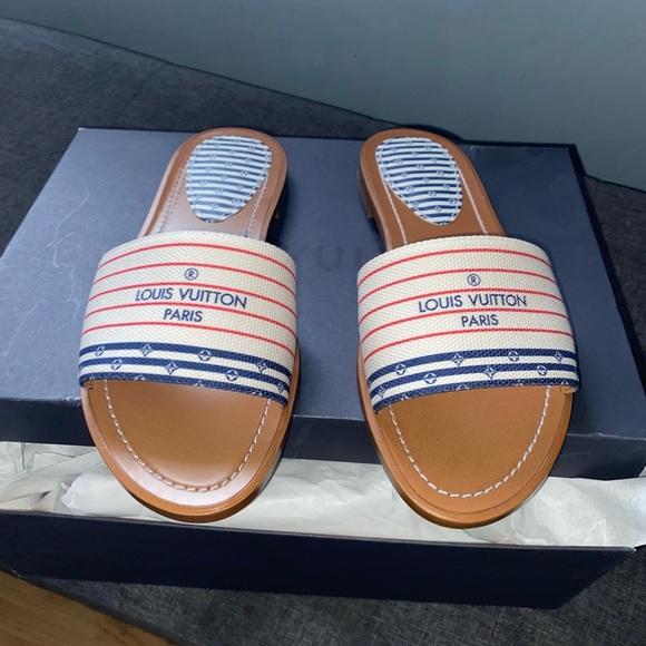 LV Escale Lock It Flat Mule - Picture 4 of 4